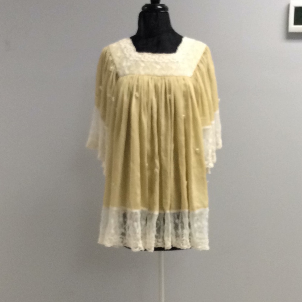 Badgley Mischka short sleeve tunic